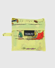 Load image into Gallery viewer, BAGGU Peanuts Collab Standard Baggu - Kite Eating Tree
