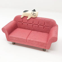 Load image into Gallery viewer, concombre Figurine Sofa Red - MAIDO! Kairashi Shop

